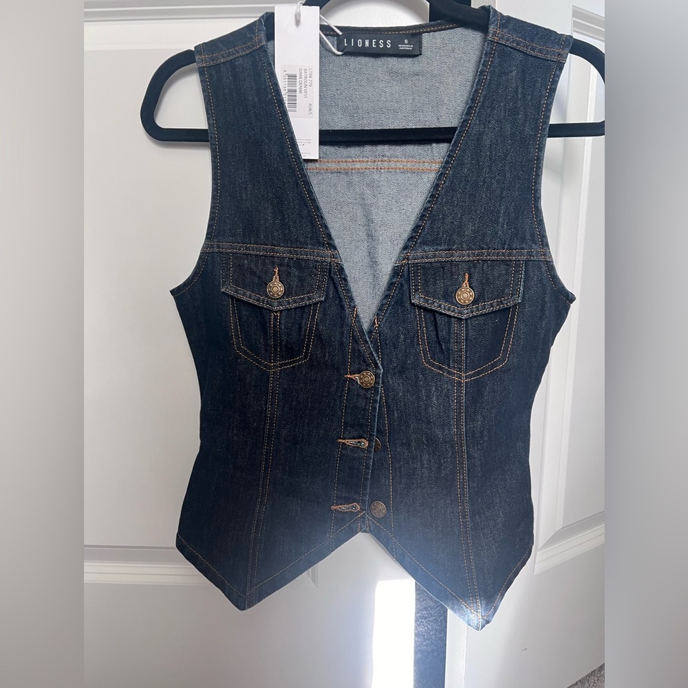 Lioness Batroun Denim top NWT